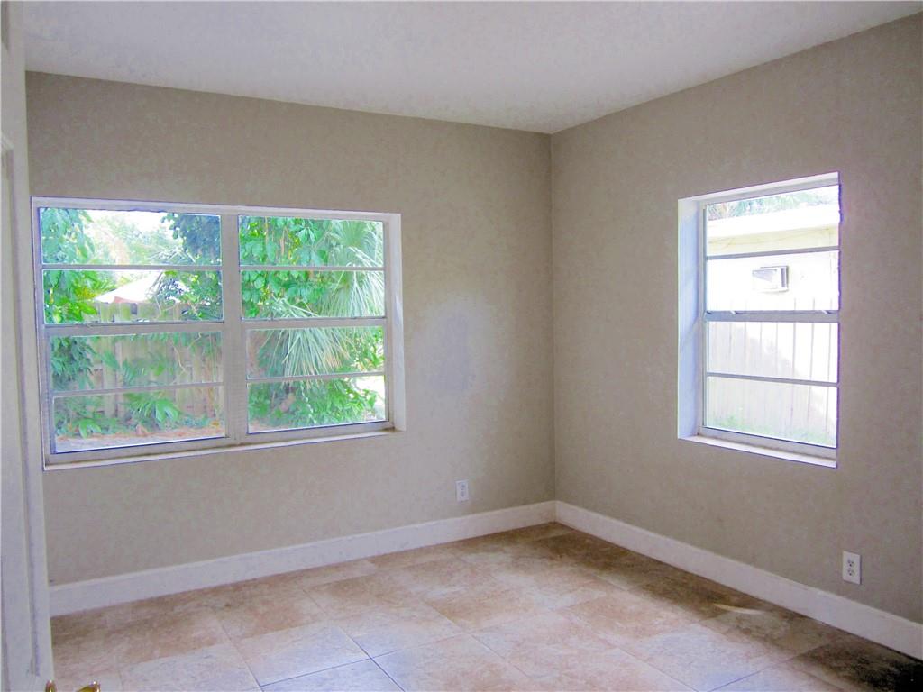 Lauderdale 2-9 D - Residential Lease