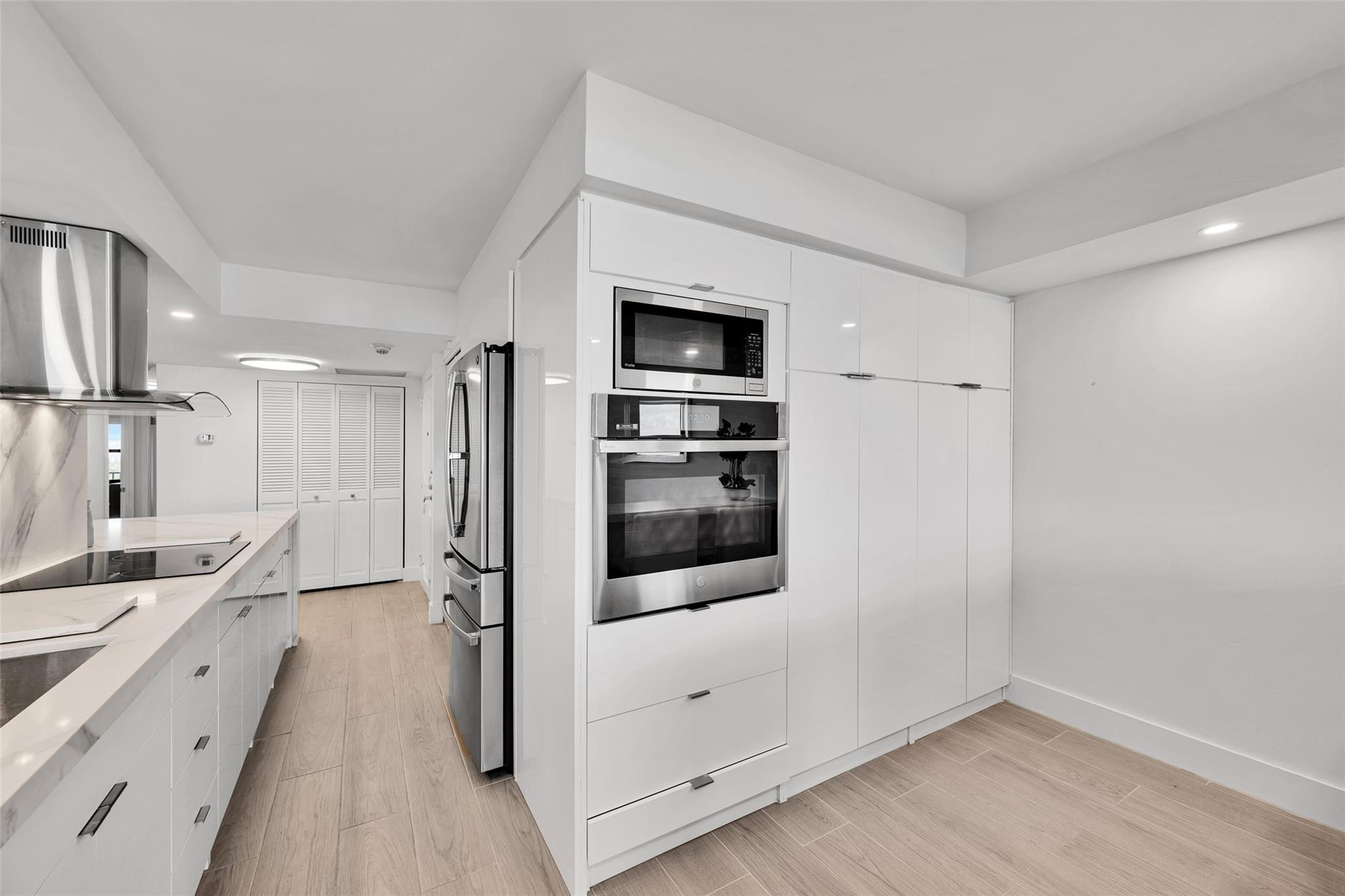 SEA RACH CLUD A - Residential