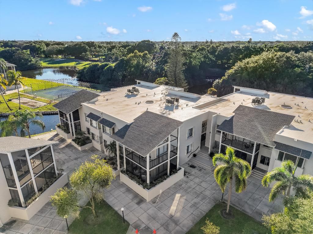 Photo of 11811 Avenue Of The Pga #1-2f, Palm Beach Gardens, FL 33418 (MLS # R11043359)