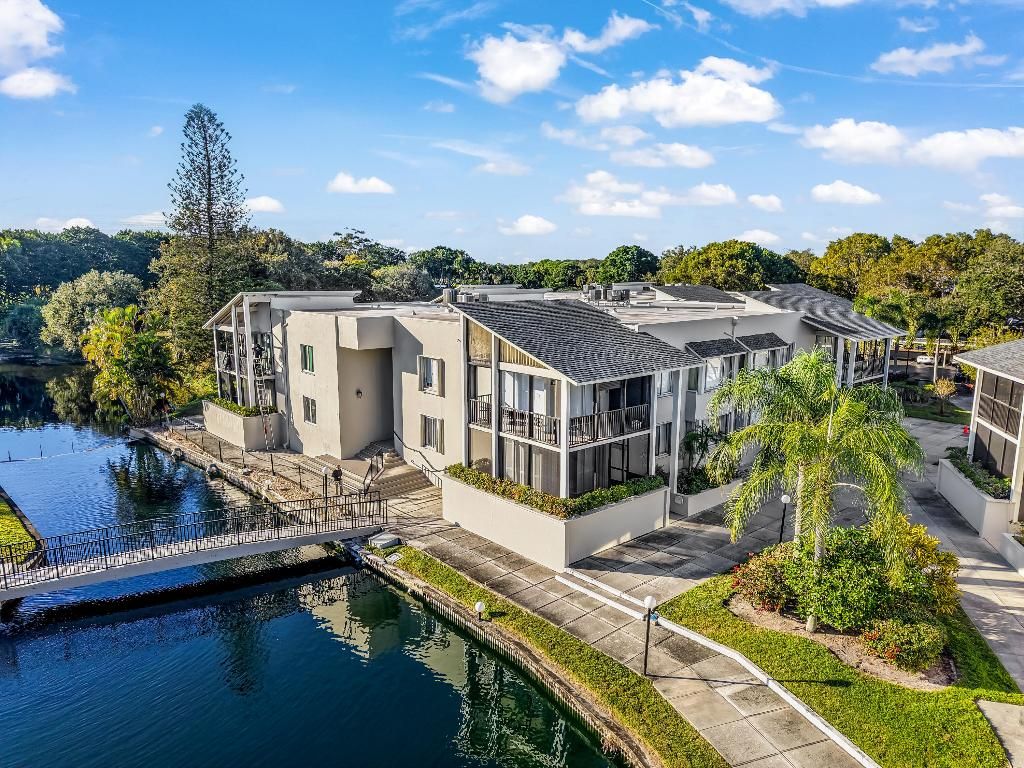 Photo of 11811 Avenue Of The Pga #1-2f, Palm Beach Gardens, FL 33418 (MLS # R11043359)