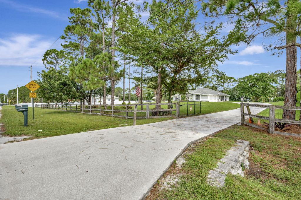 Photo of 14911 Orange Boulevard, Loxahatchee, FL 33470 (MLS # R11145859)