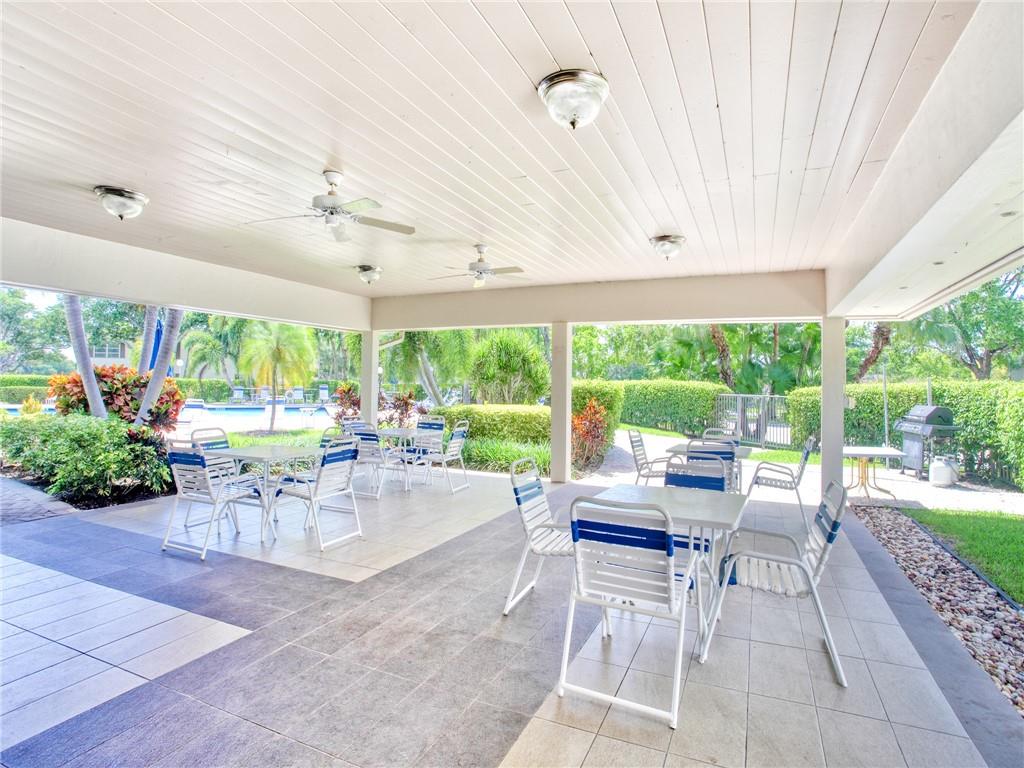 PALM-AIRE C C APTS 31 CON - Residential Lease