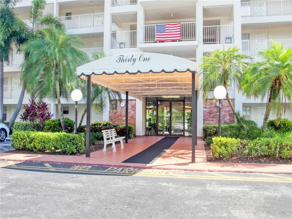 PALM-AIRE C C APTS 31 CON - Residential Lease