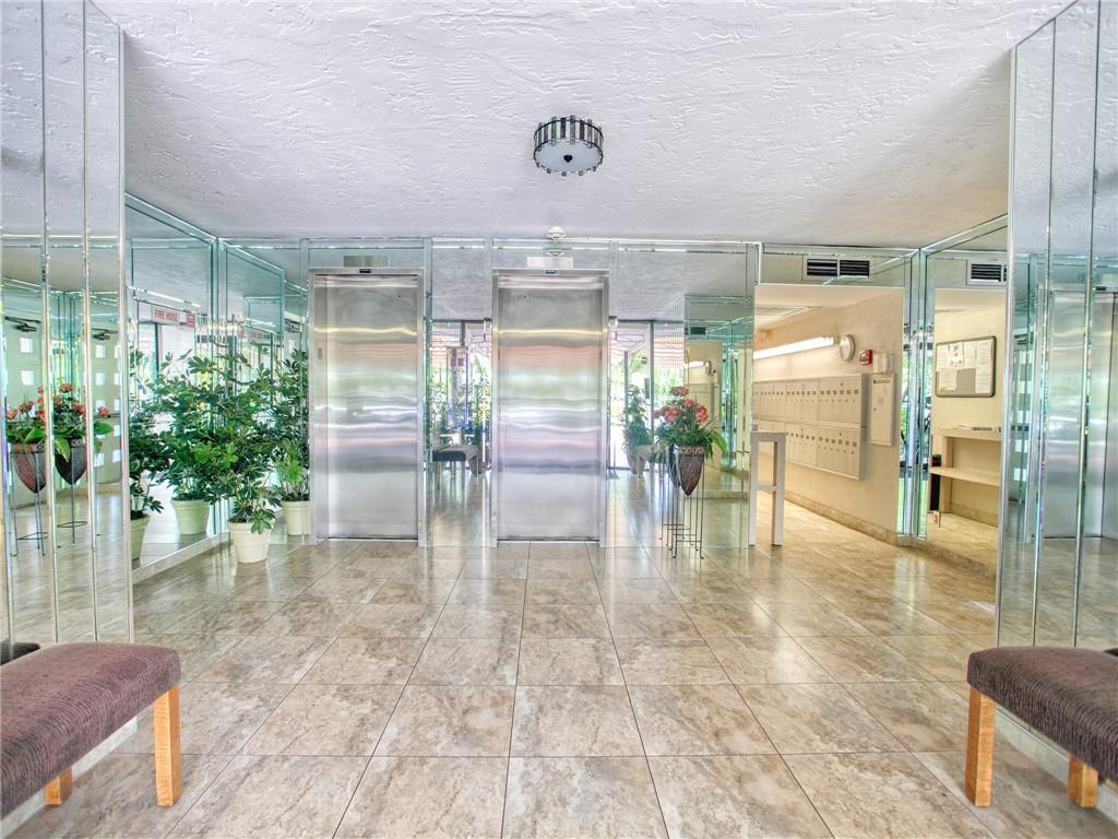 PALM-AIRE C C APTS 31 CON - Residential Lease