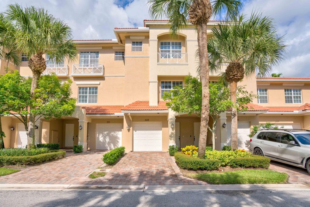 Photo of 5113 Artesa Way W, Palm Beach Gardens, FL 33418 (MLS # R10987853)