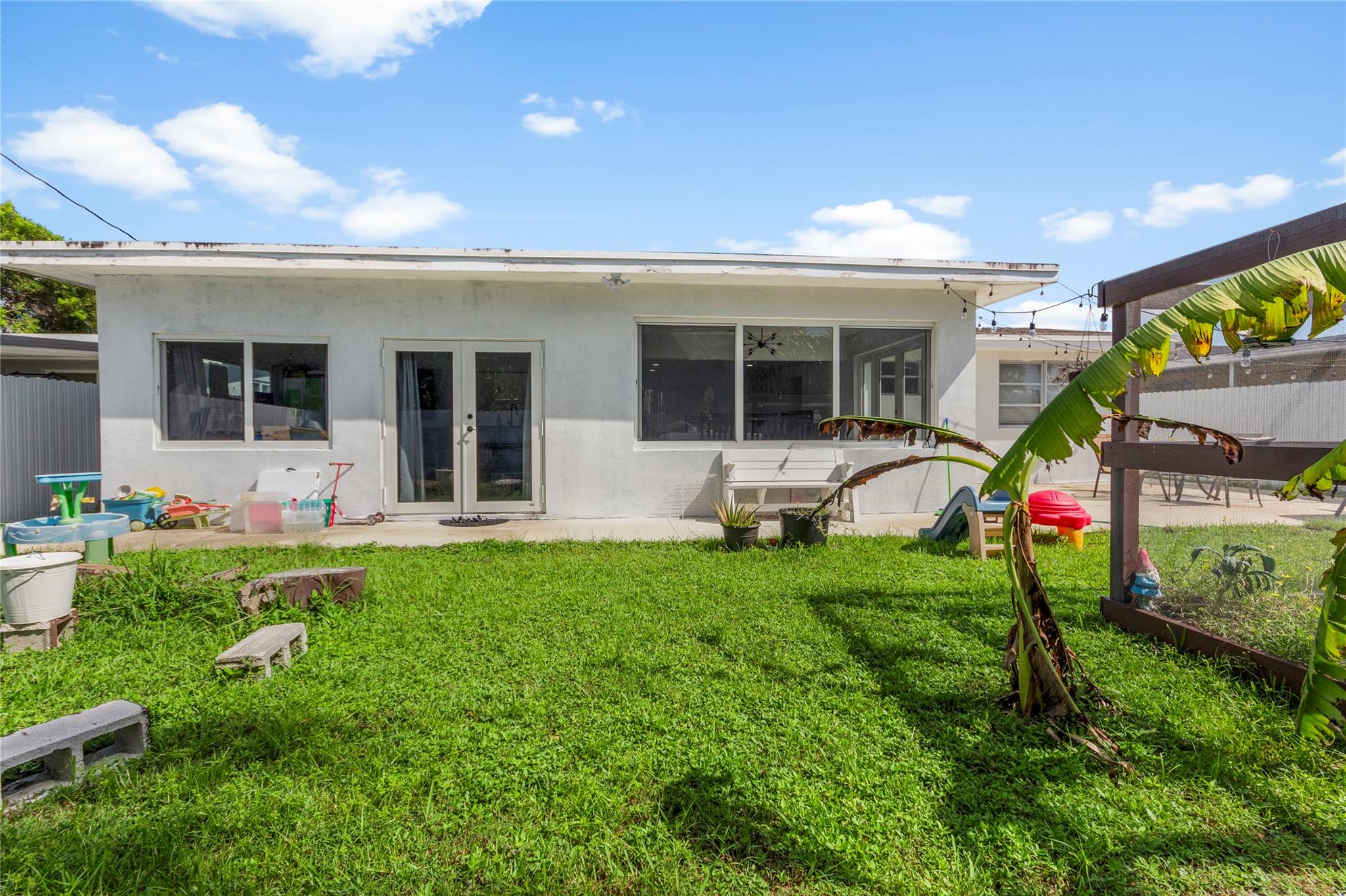 BOULEVARD HEIGHTS - Residential Lease