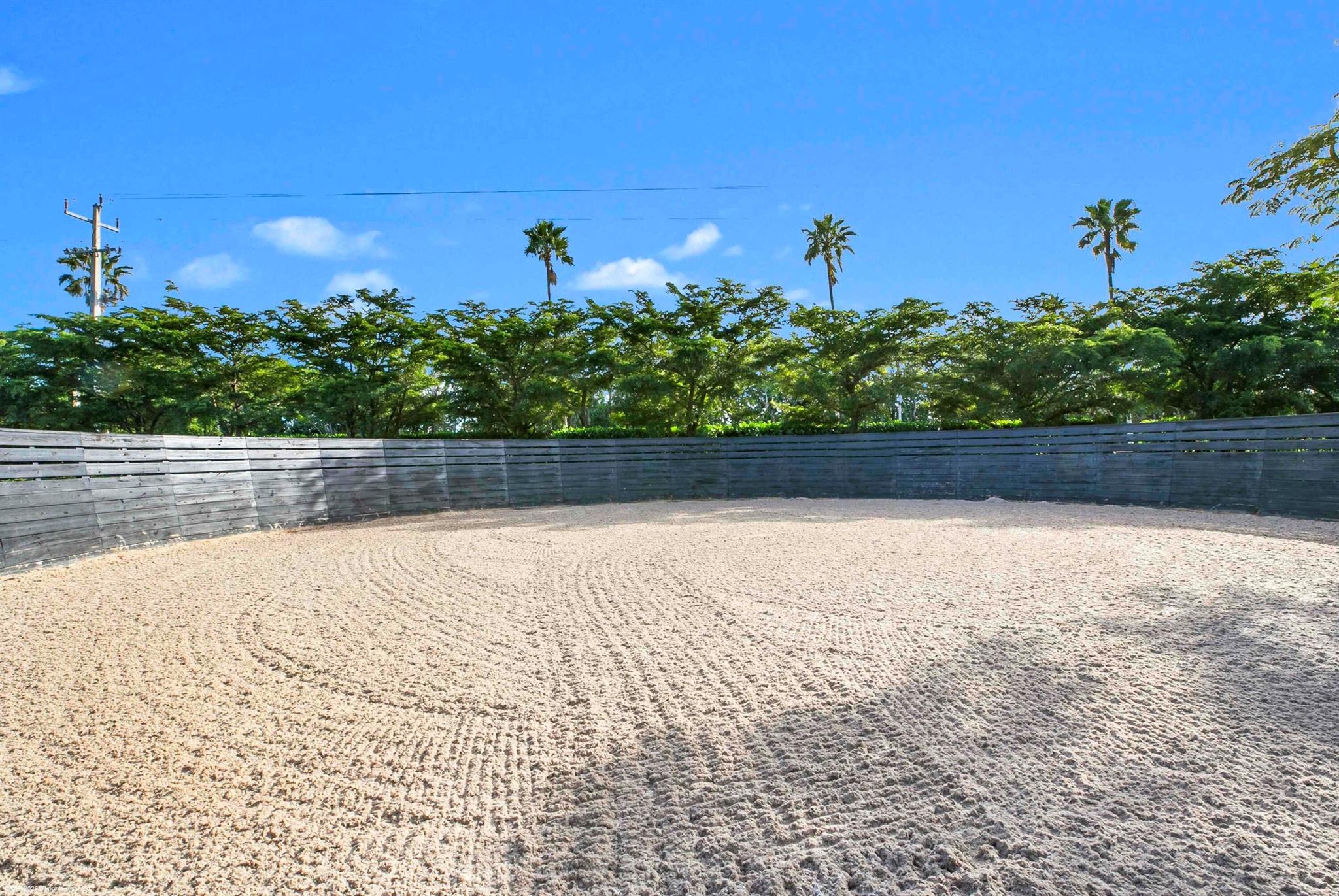 SADDLE TRAIL PARK OF WELLINGTON - Residential Lease