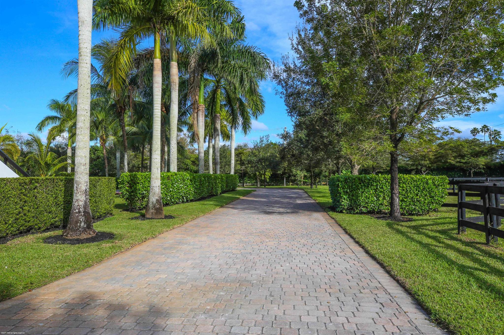 SADDLE TRAIL PARK OF WELLINGTON - Residential Lease