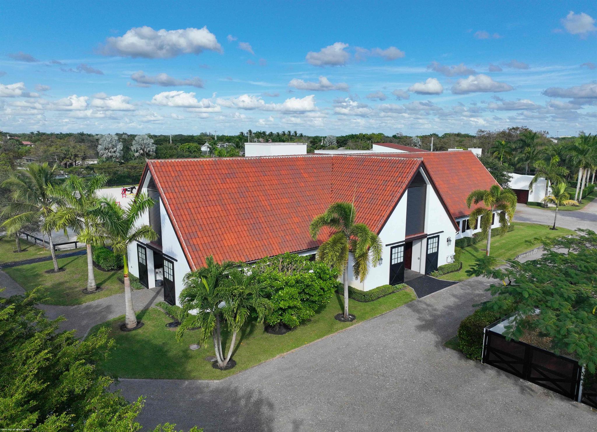 SADDLE TRAIL PARK OF WELLINGTON - Residential Lease