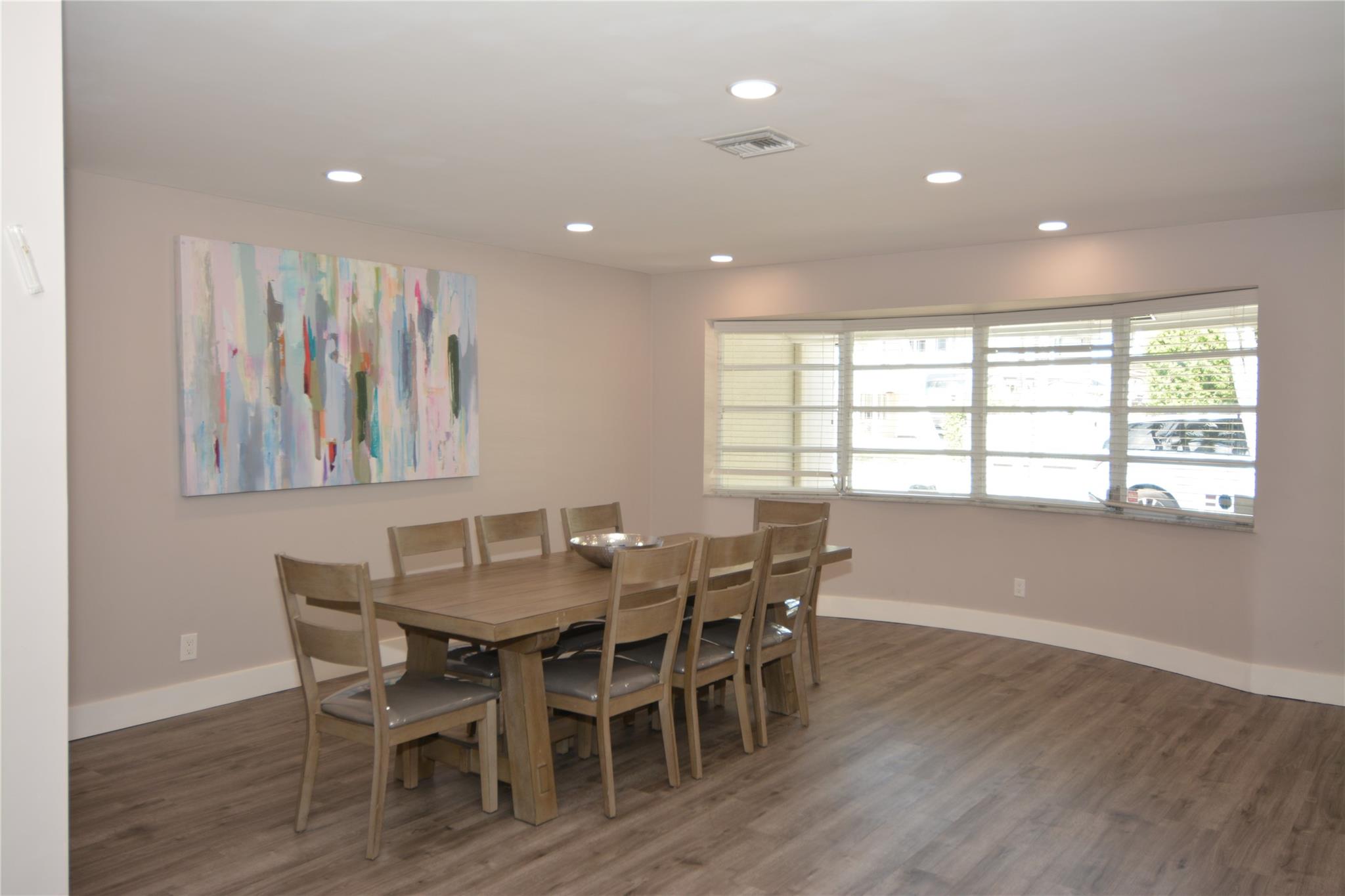 HOLLYWOOD HILLS NORTH SEC - Residential Lease