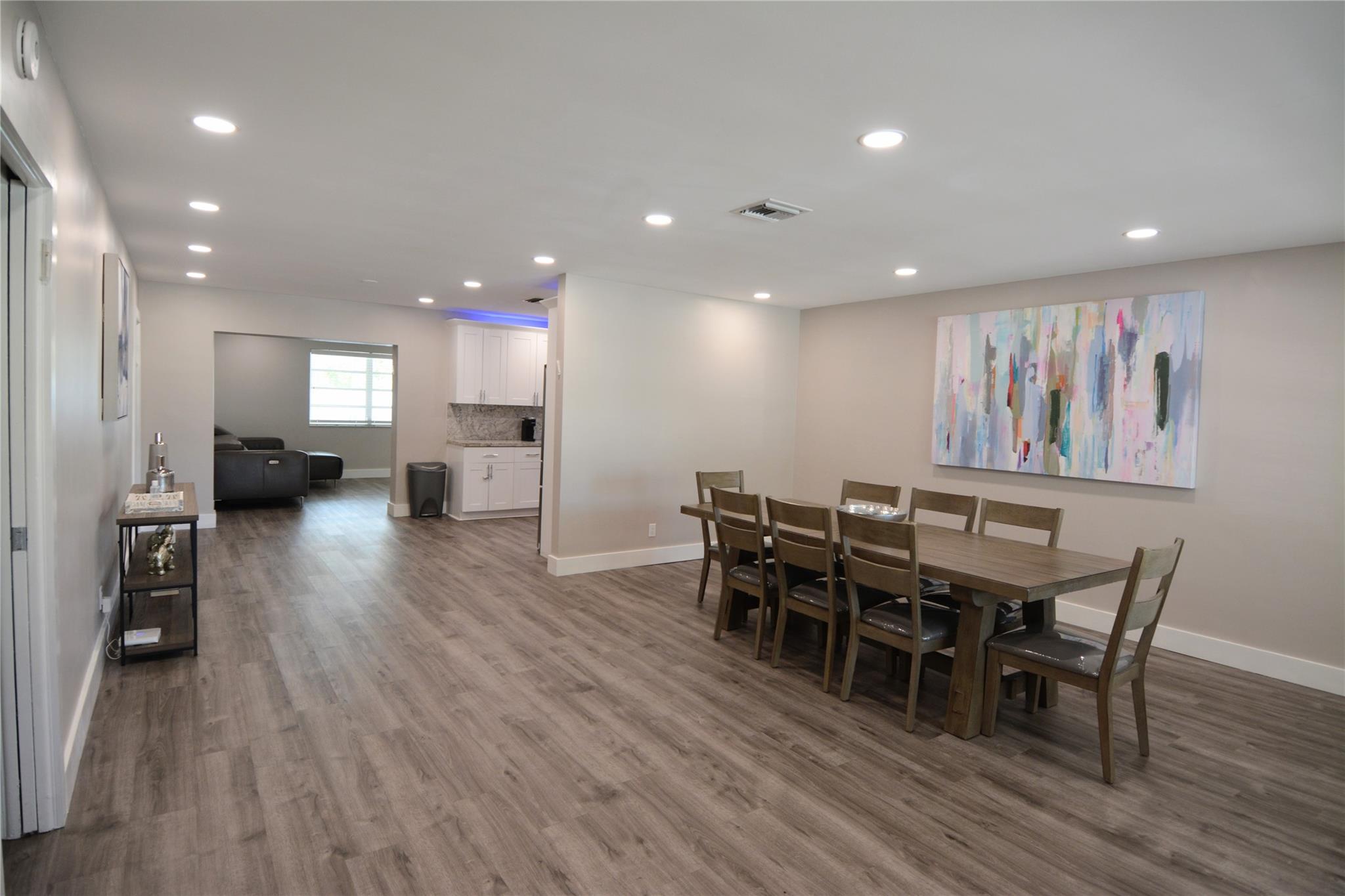 HOLLYWOOD HILLS NORTH SEC - Residential Lease