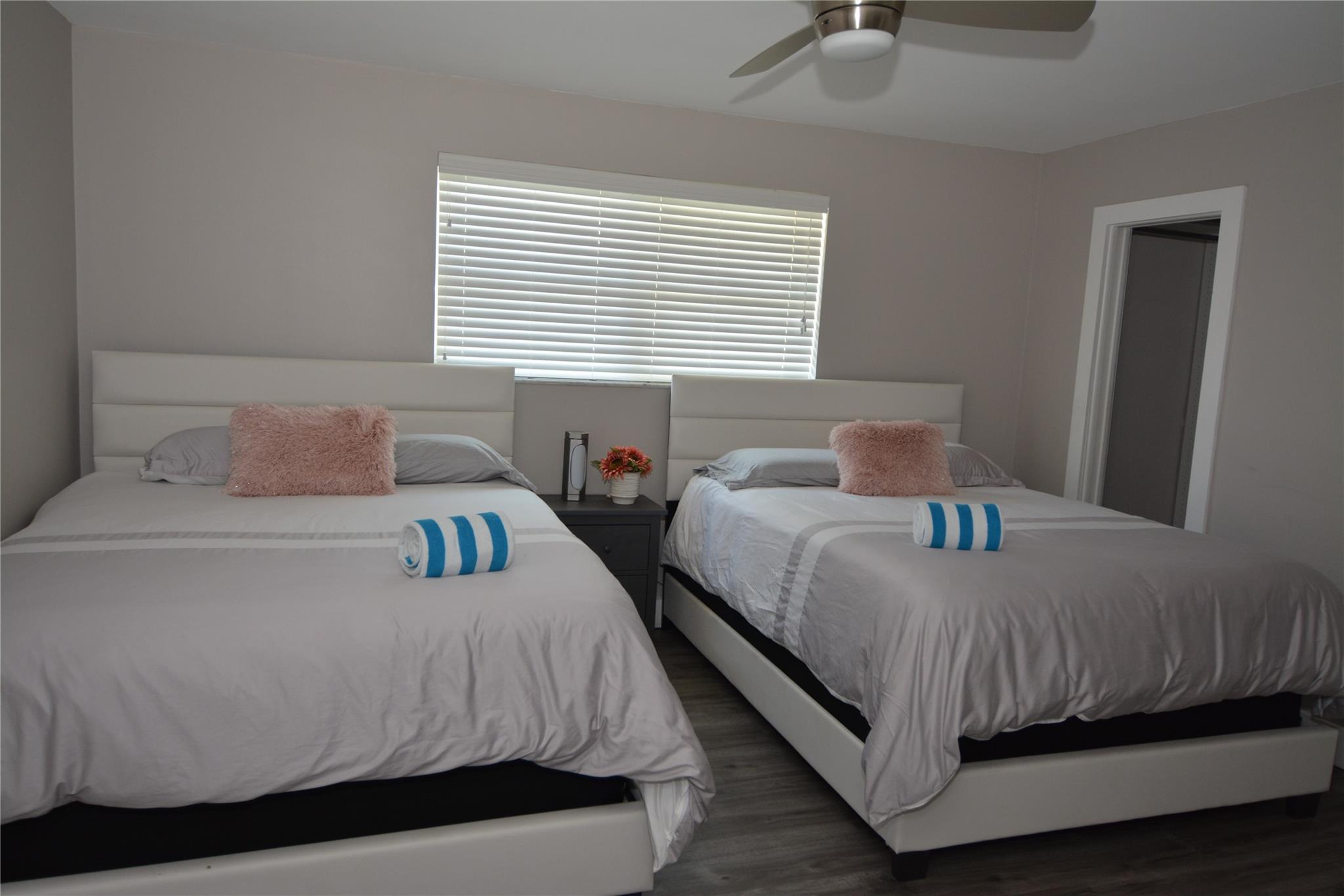 HOLLYWOOD HILLS NORTH SEC - Residential Lease