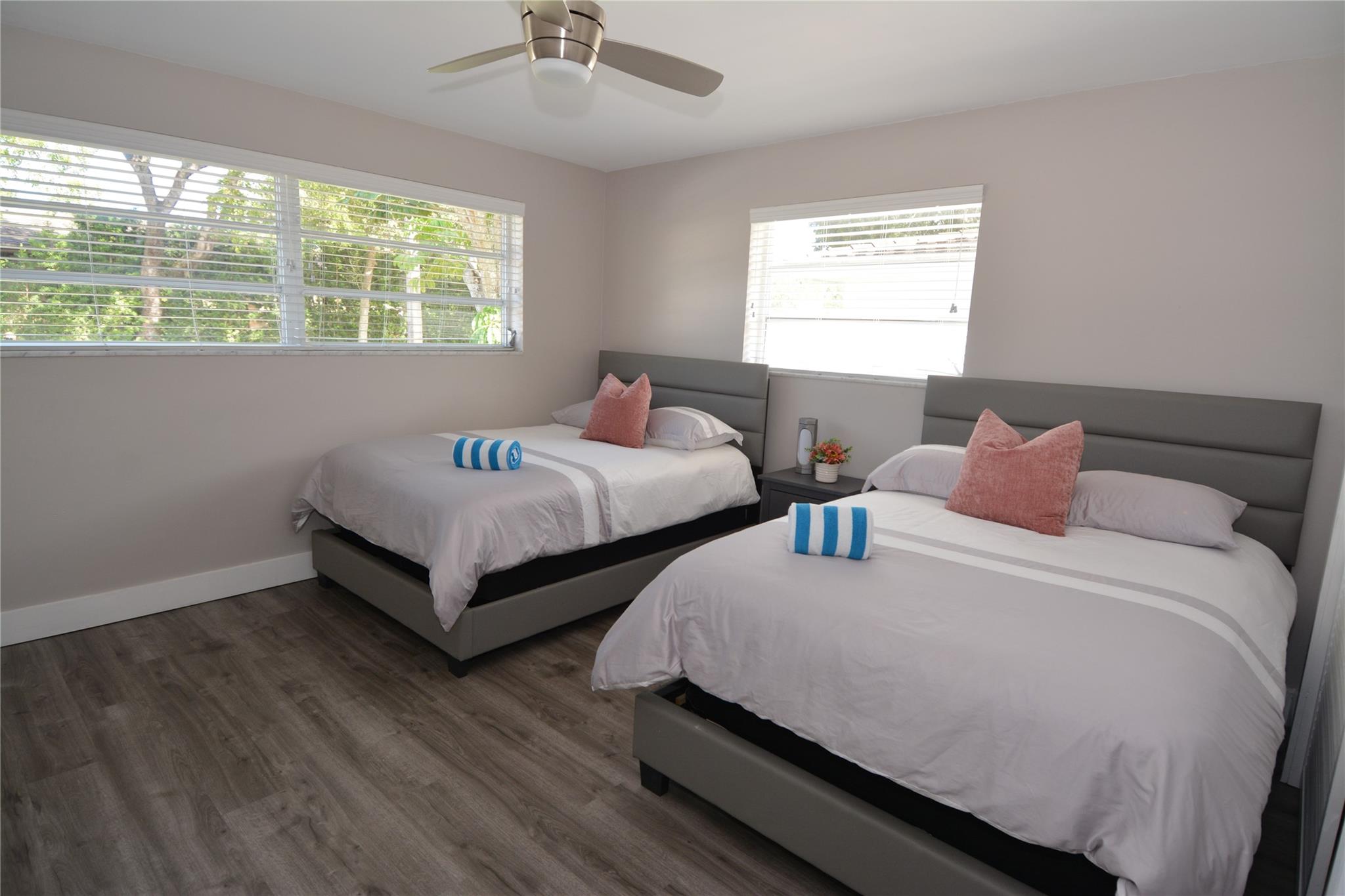 HOLLYWOOD HILLS NORTH SEC - Residential Lease