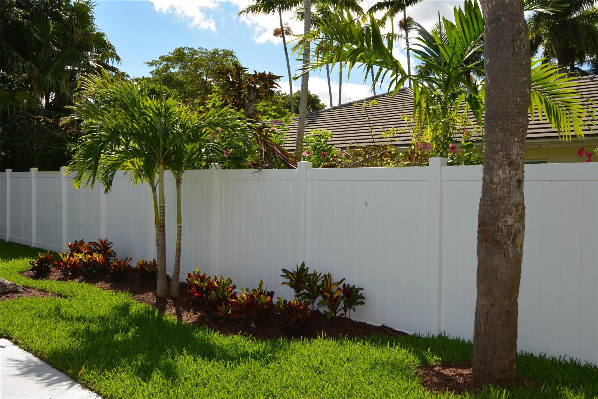 HOLLYWOOD HILLS NORTH SEC - Residential Lease