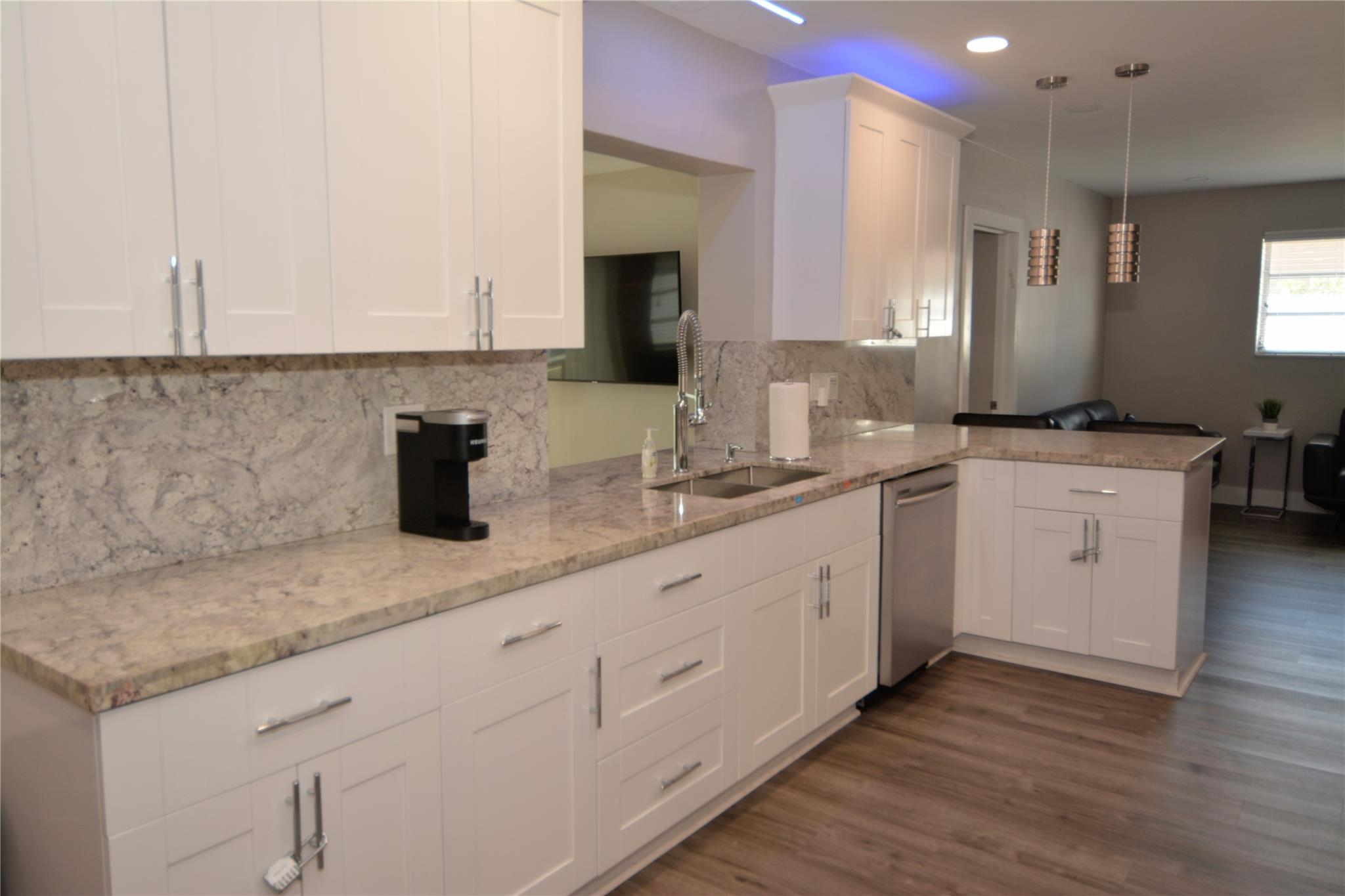 HOLLYWOOD HILLS NORTH SEC - Residential Lease