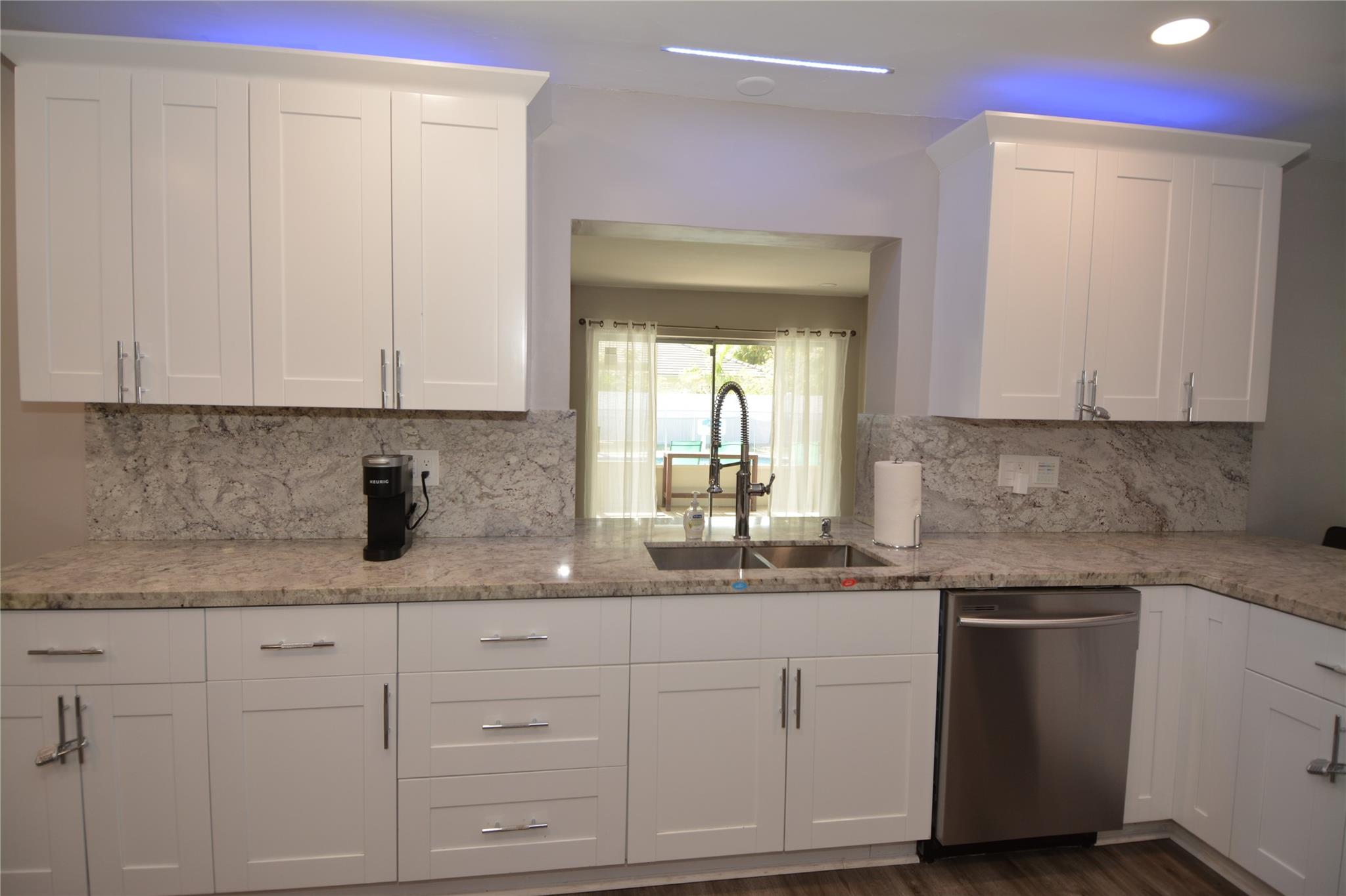 HOLLYWOOD HILLS NORTH SEC - Residential Lease