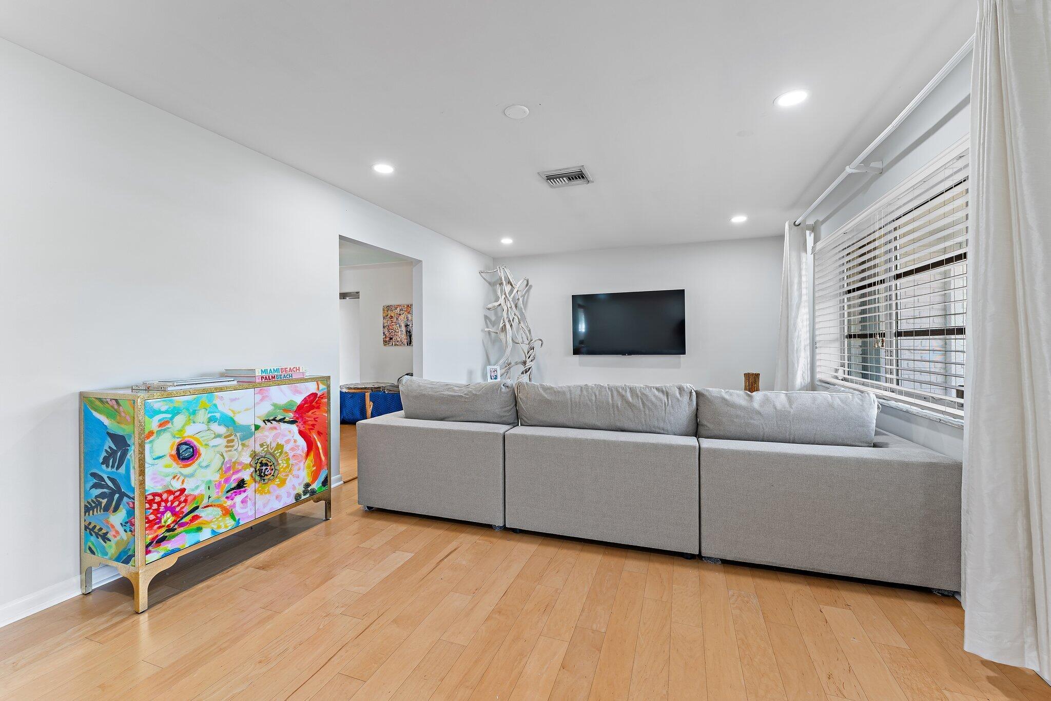 WORTH COURT - Residential Lease