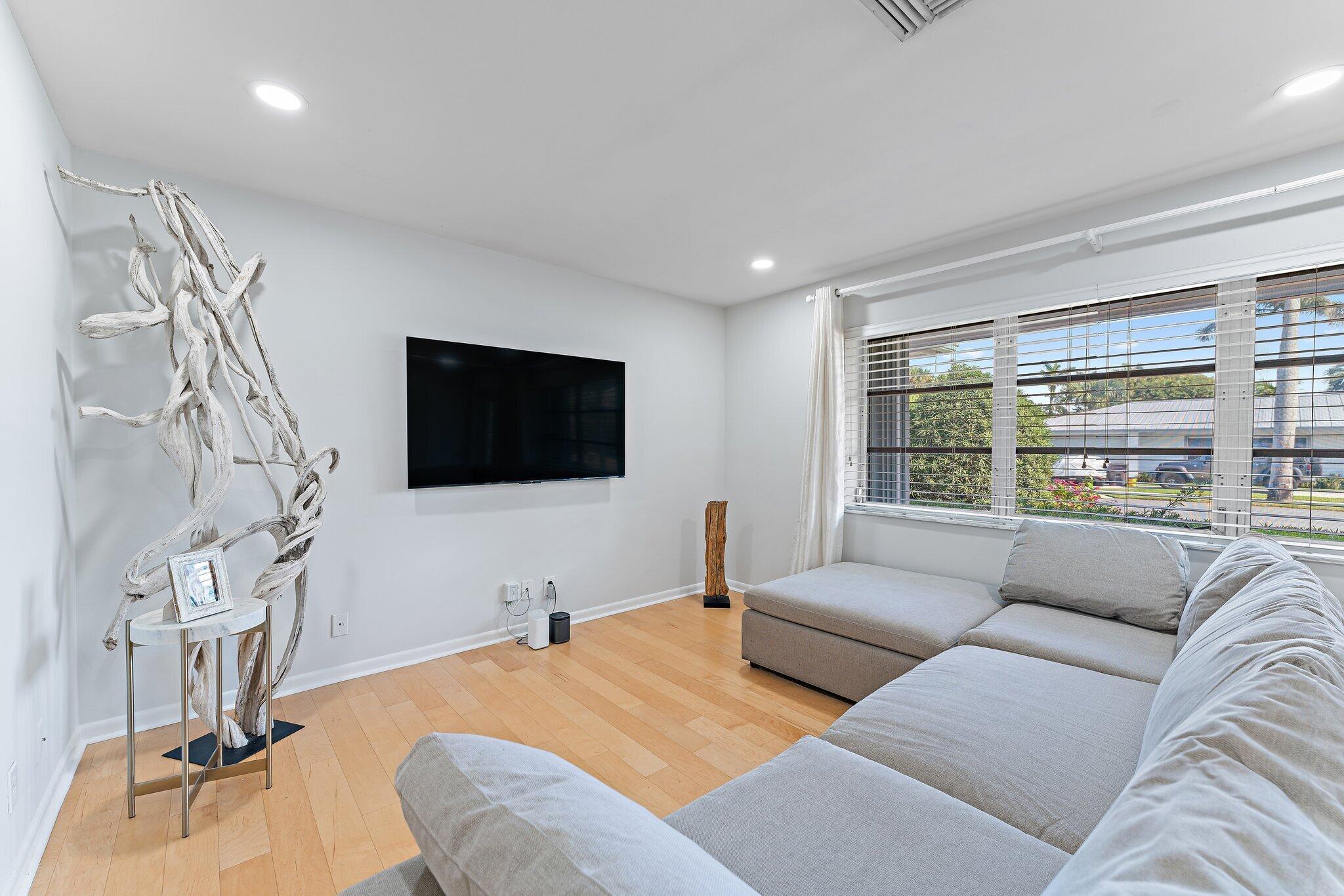 WORTH COURT - Residential Lease