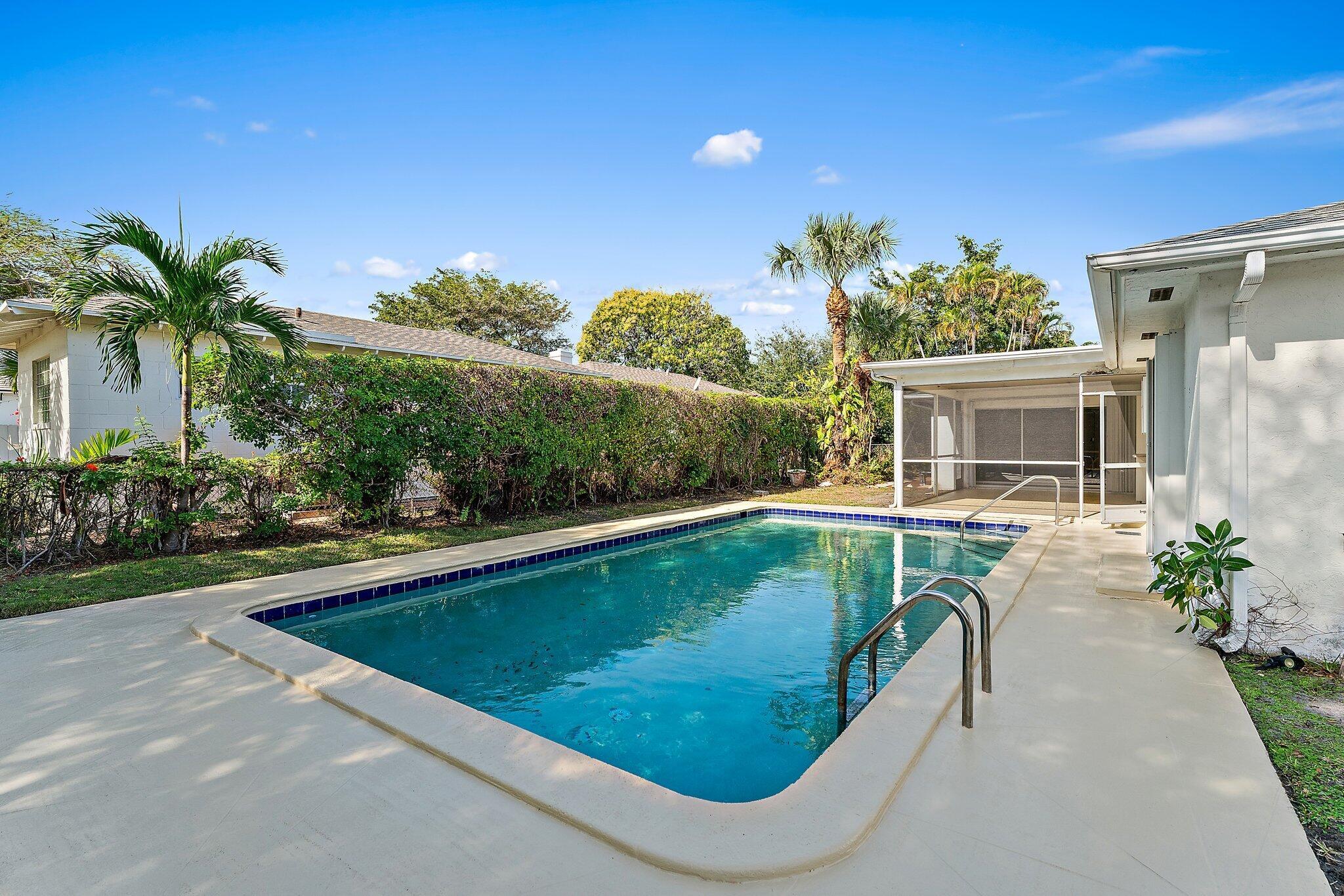 WORTH COURT - Residential Lease