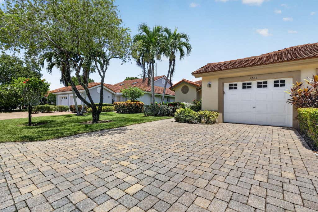 Photo of 7223 Summer Tree Drive, Boynton Beach, FL 33437 (MLS # B26063806)