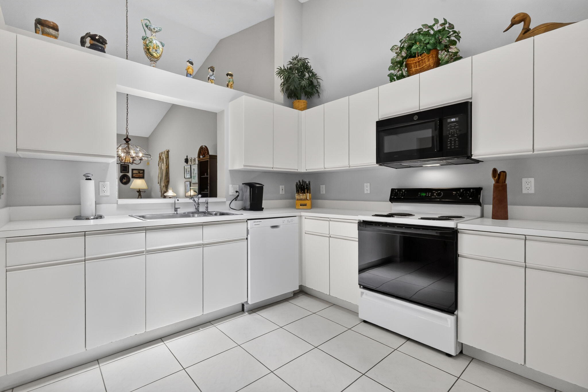 7223 Summer Tree Drive