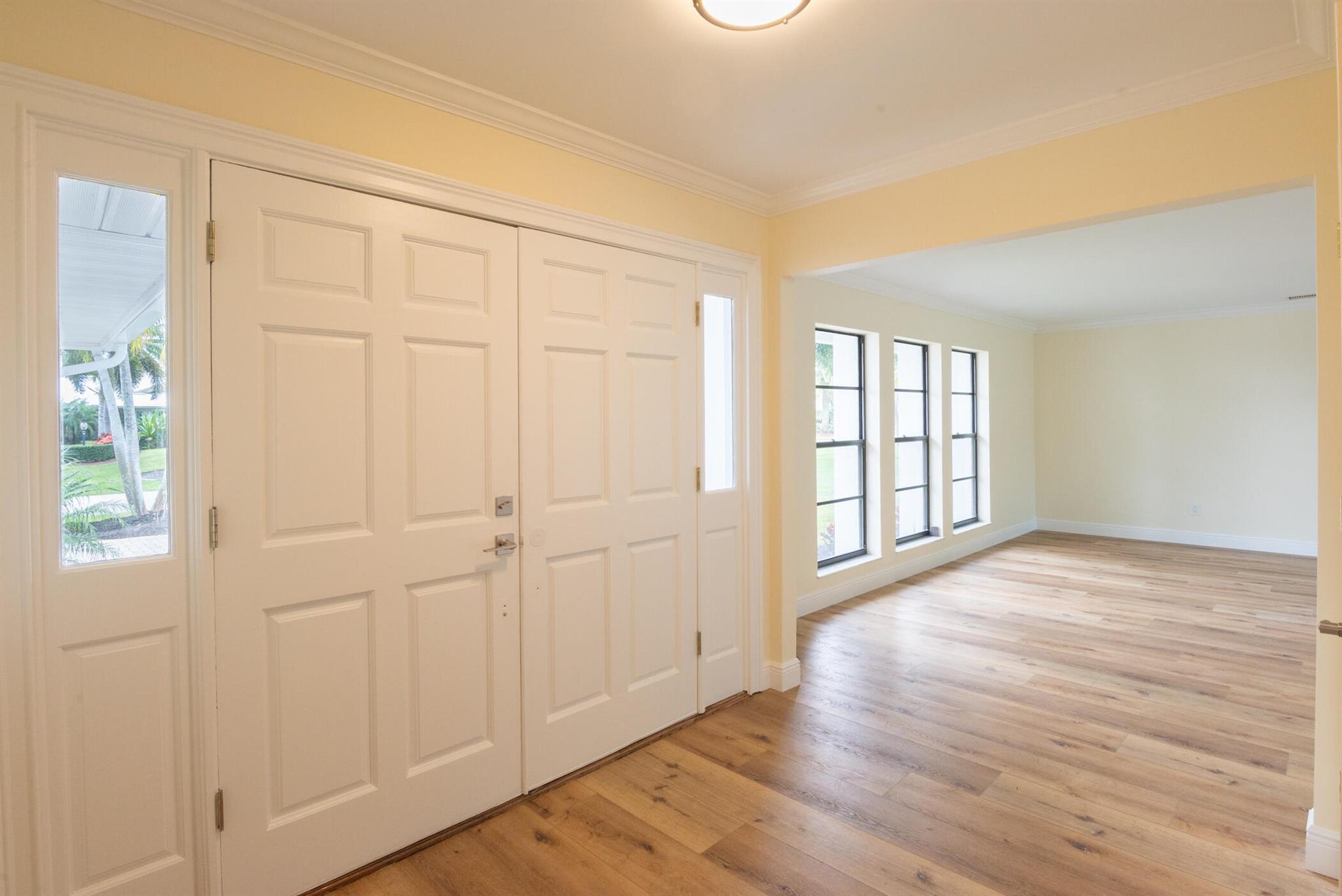 YACHT & COUNTRY CLUB OF S - Residential