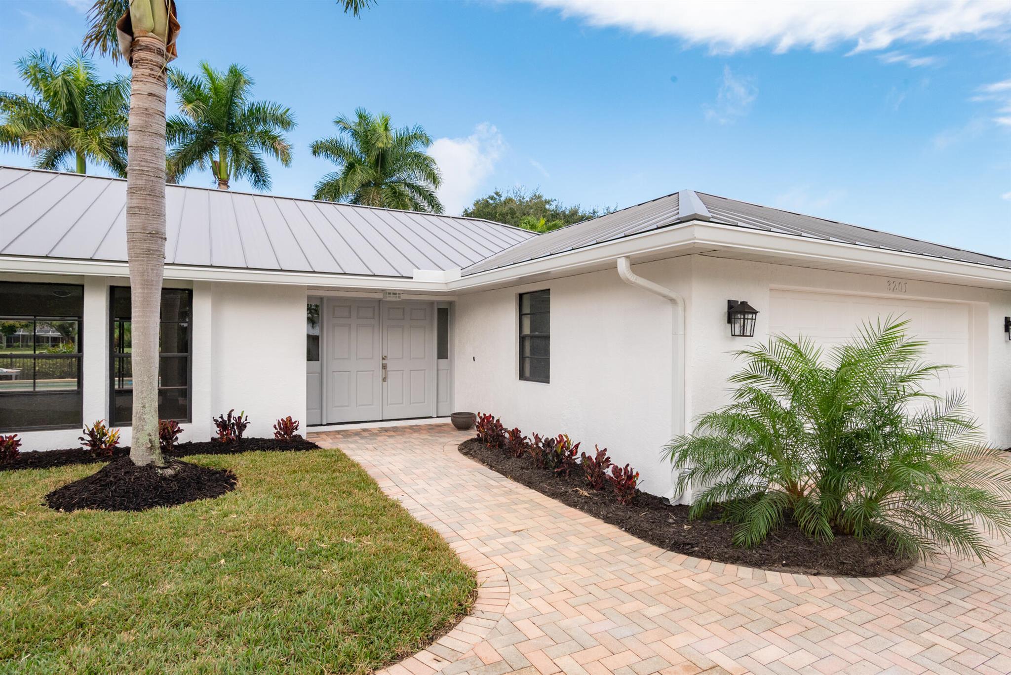 YACHT & COUNTRY CLUB OF S - Residential