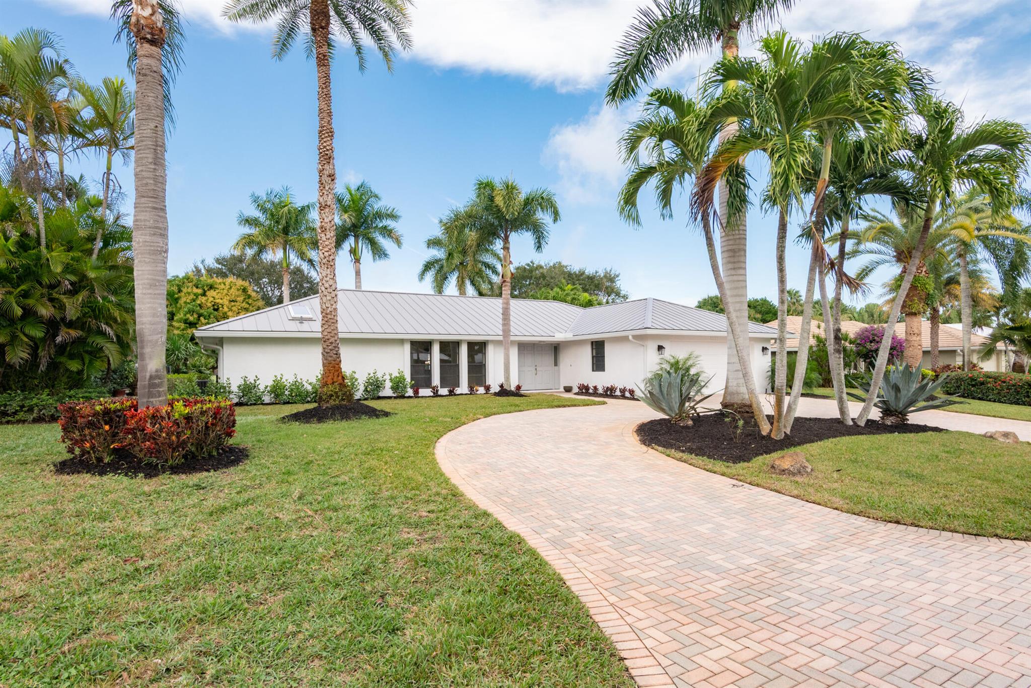 YACHT & COUNTRY CLUB OF S - Residential