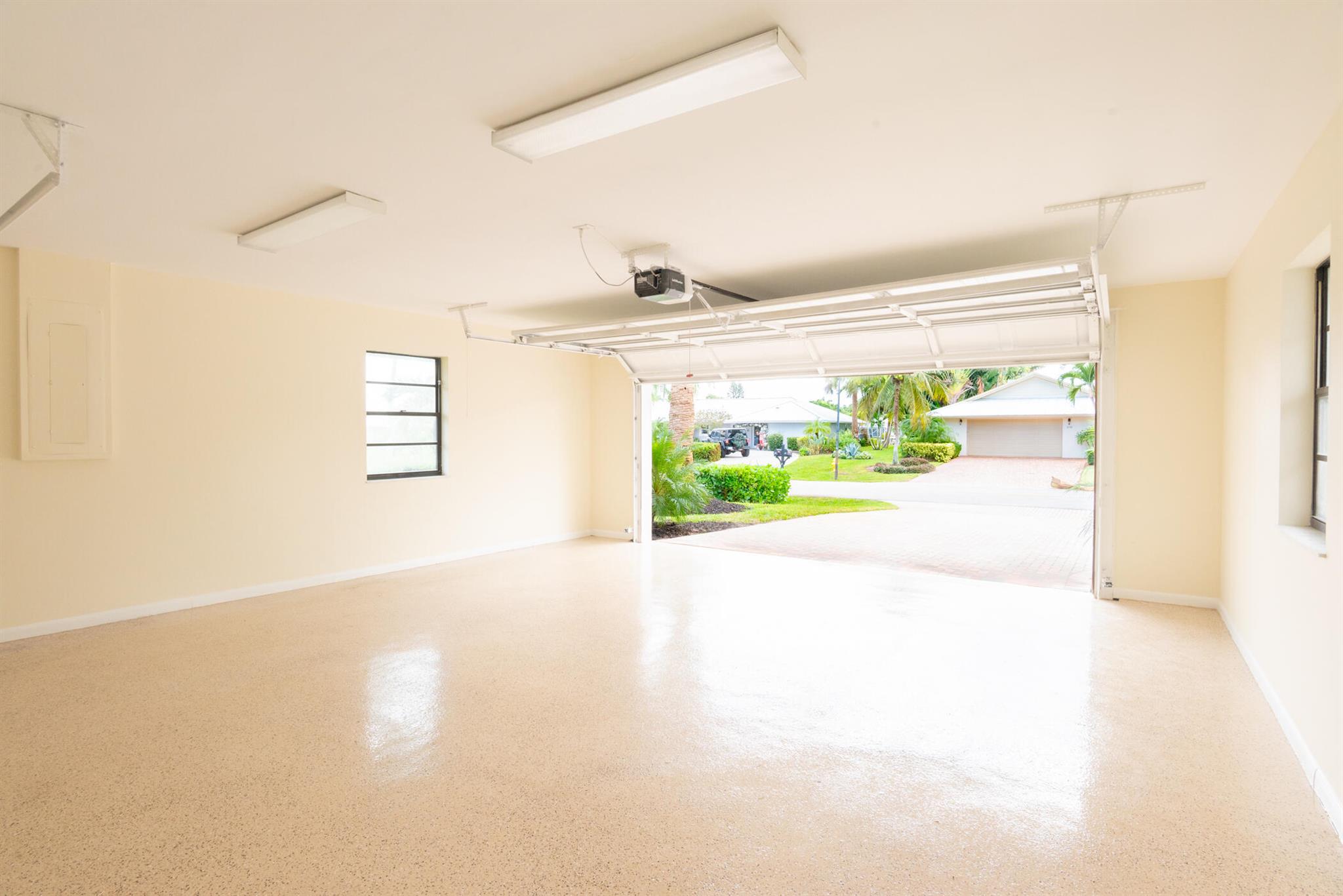 YACHT & COUNTRY CLUB OF S - Residential