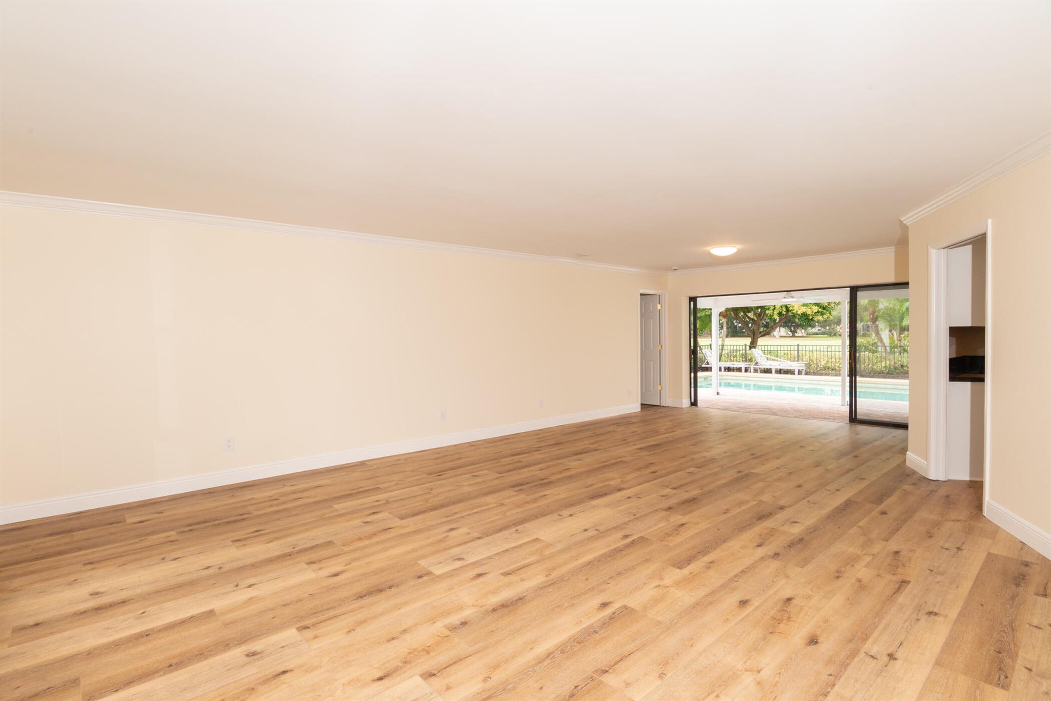 YACHT & COUNTRY CLUB OF S - Residential