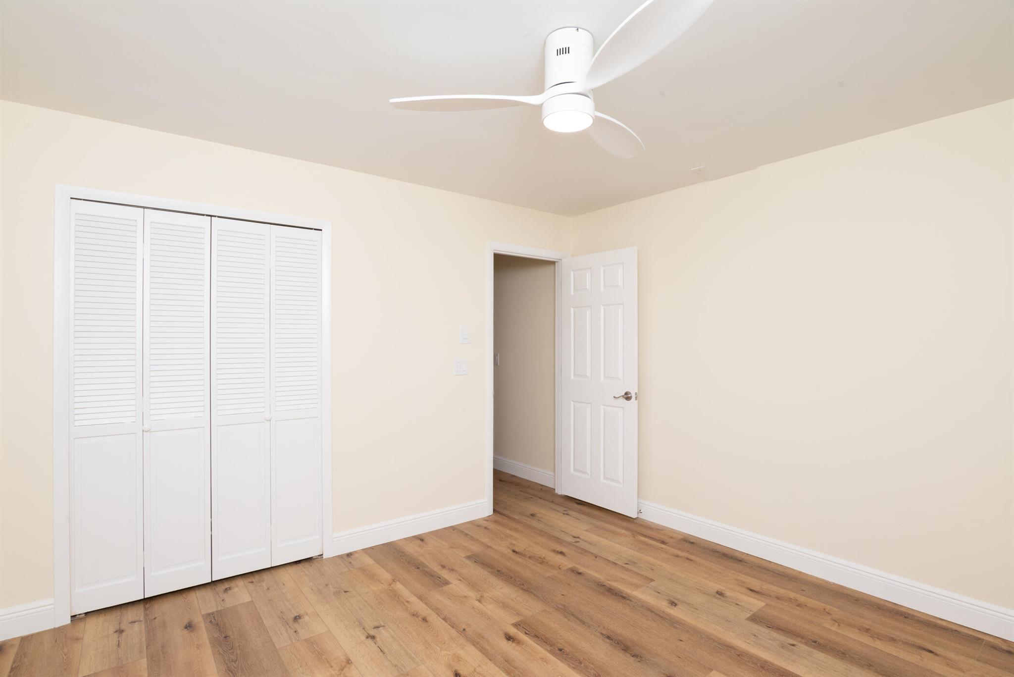 YACHT & COUNTRY CLUB OF S - Residential