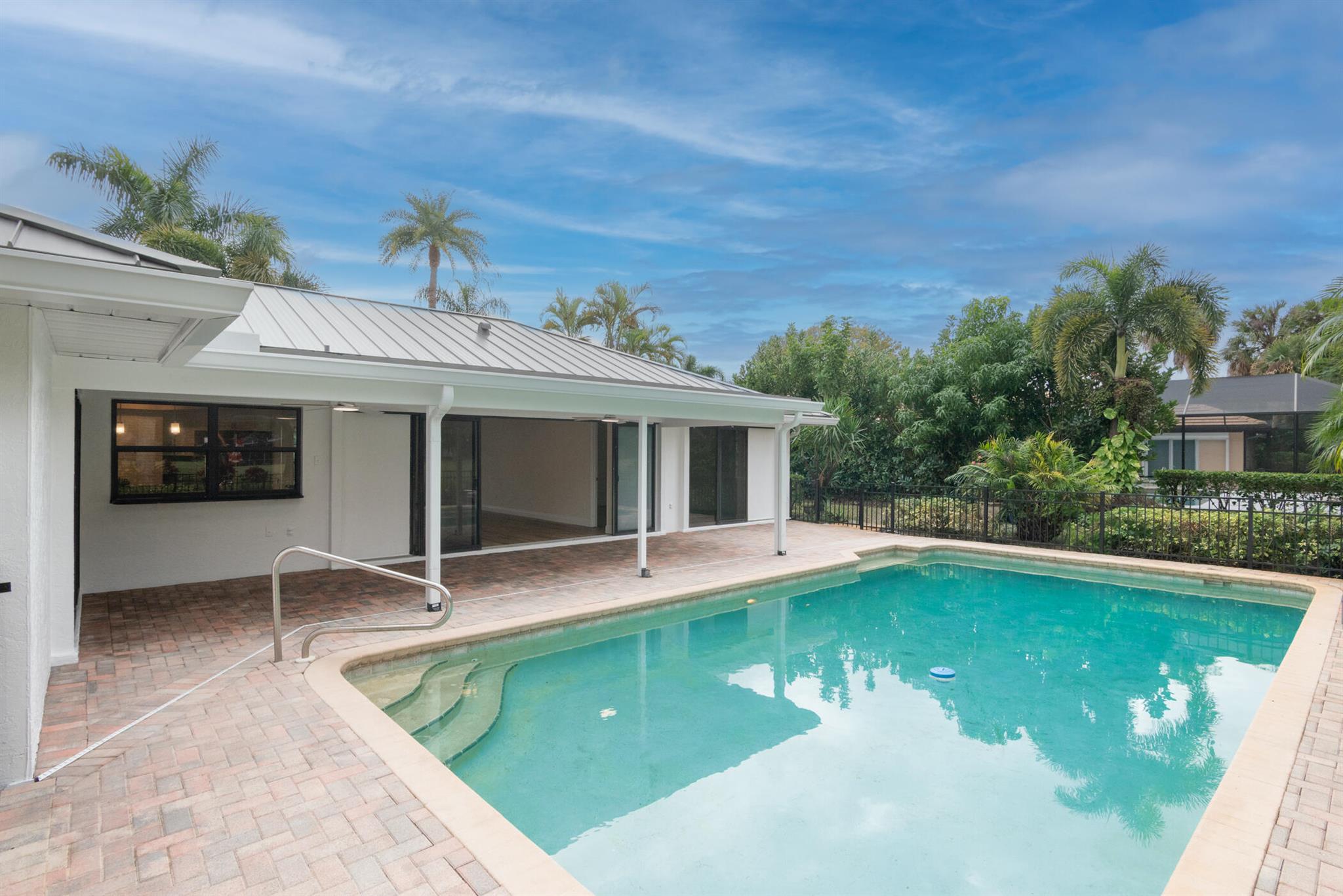 YACHT & COUNTRY CLUB OF S - Residential