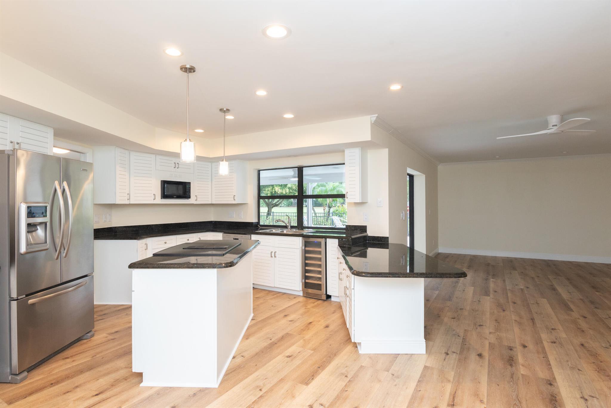 YACHT & COUNTRY CLUB OF S - Residential