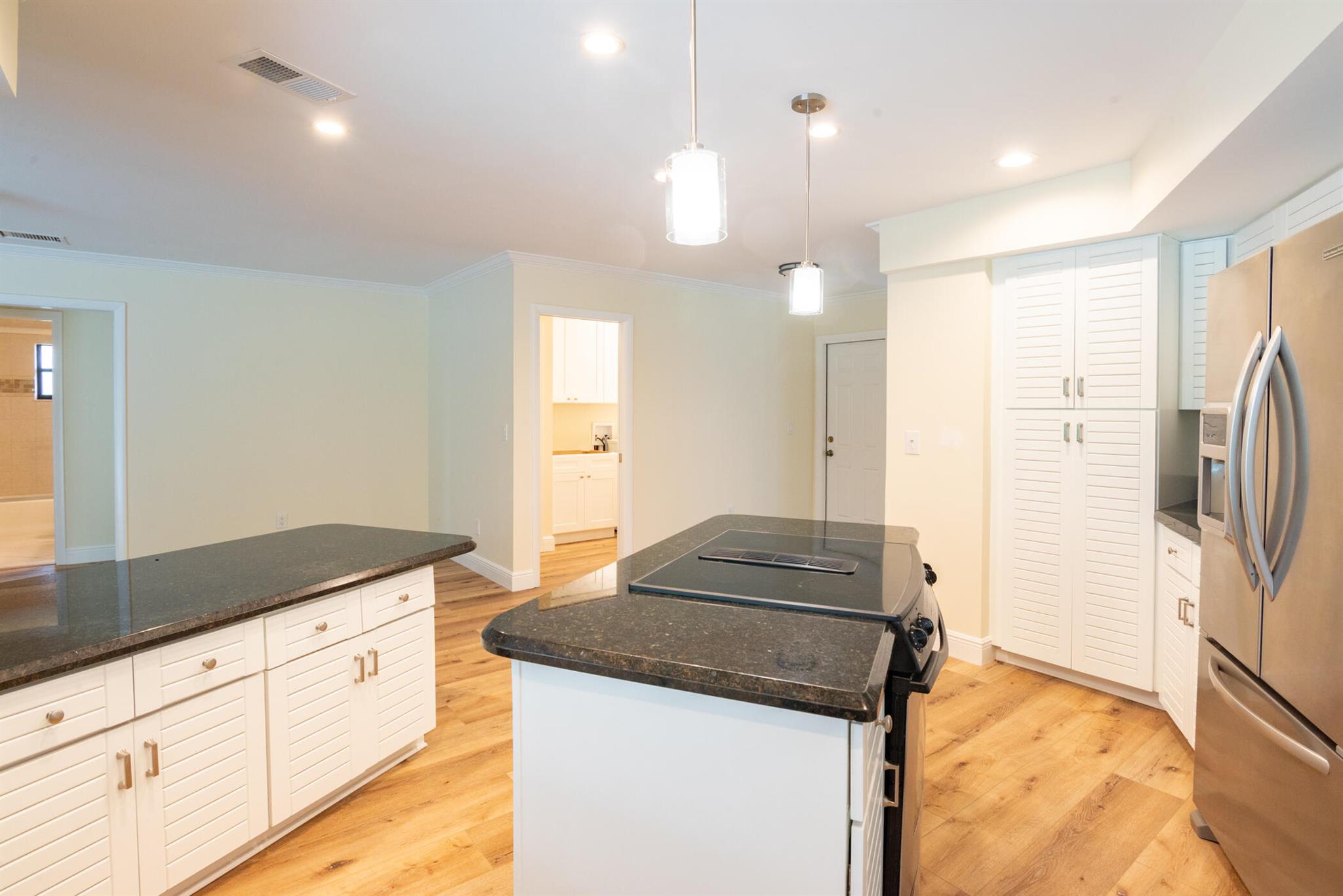 YACHT & COUNTRY CLUB OF S - Residential