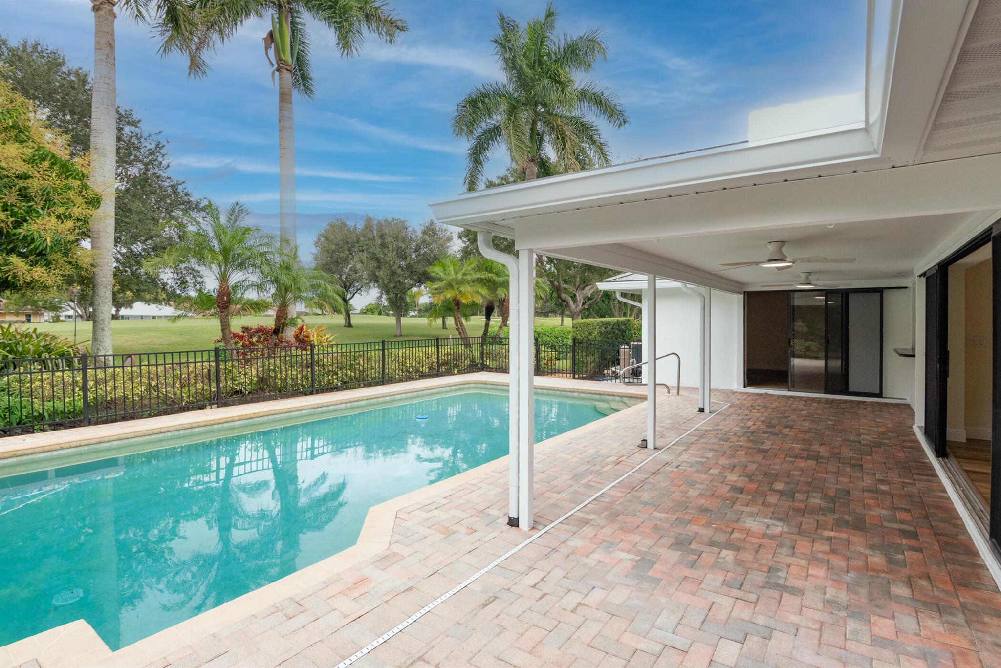 YACHT & COUNTRY CLUB OF S - Residential