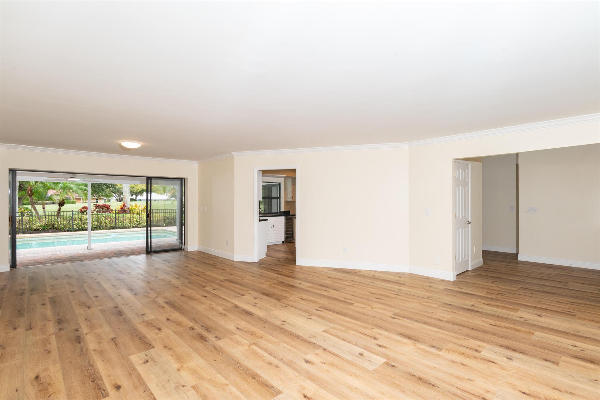 YACHT & COUNTRY CLUB OF S - Residential