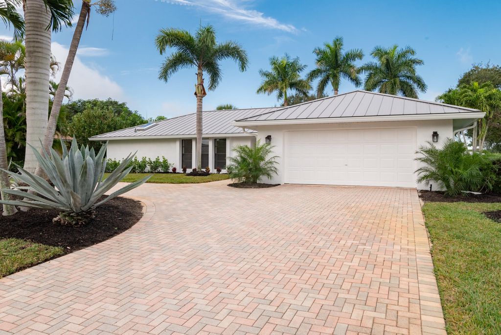 Photo of 3201 SE Fairway W, Stuart, FL 34997 (MLS # R11148951)