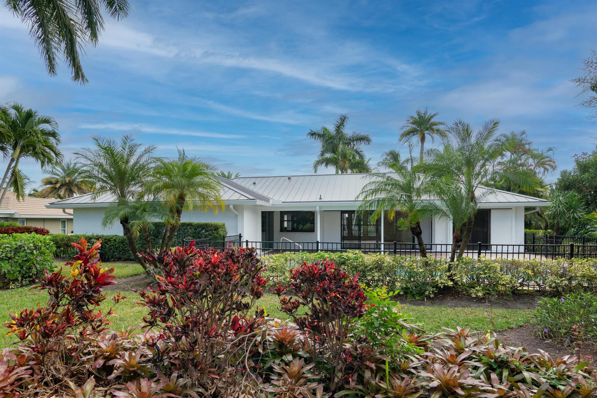 YACHT & COUNTRY CLUB OF S - Residential