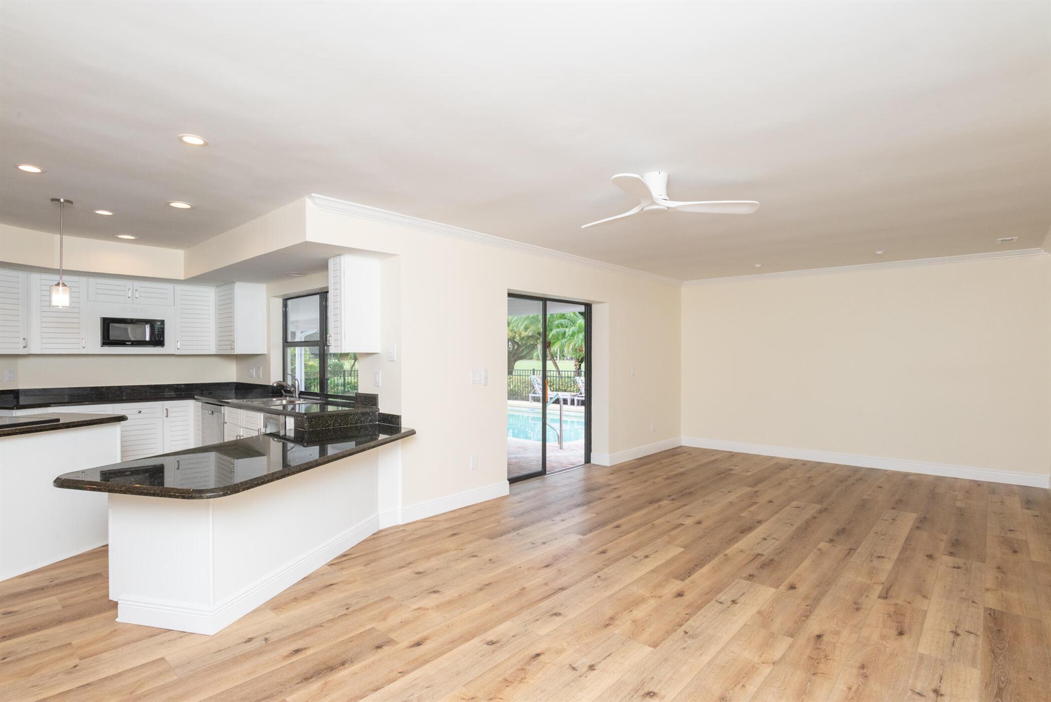 YACHT & COUNTRY CLUB OF S - Residential