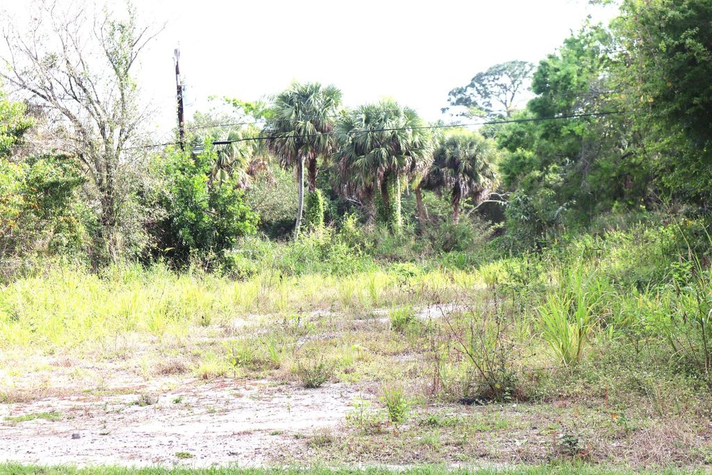 Photo of 4122 Oleander Avenue, Fort Pierce, FL 34982 (MLS # R10953742)