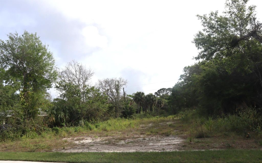 Photo of 4122 Oleander Avenue, Fort Pierce, FL 34982 (MLS # R10953742)