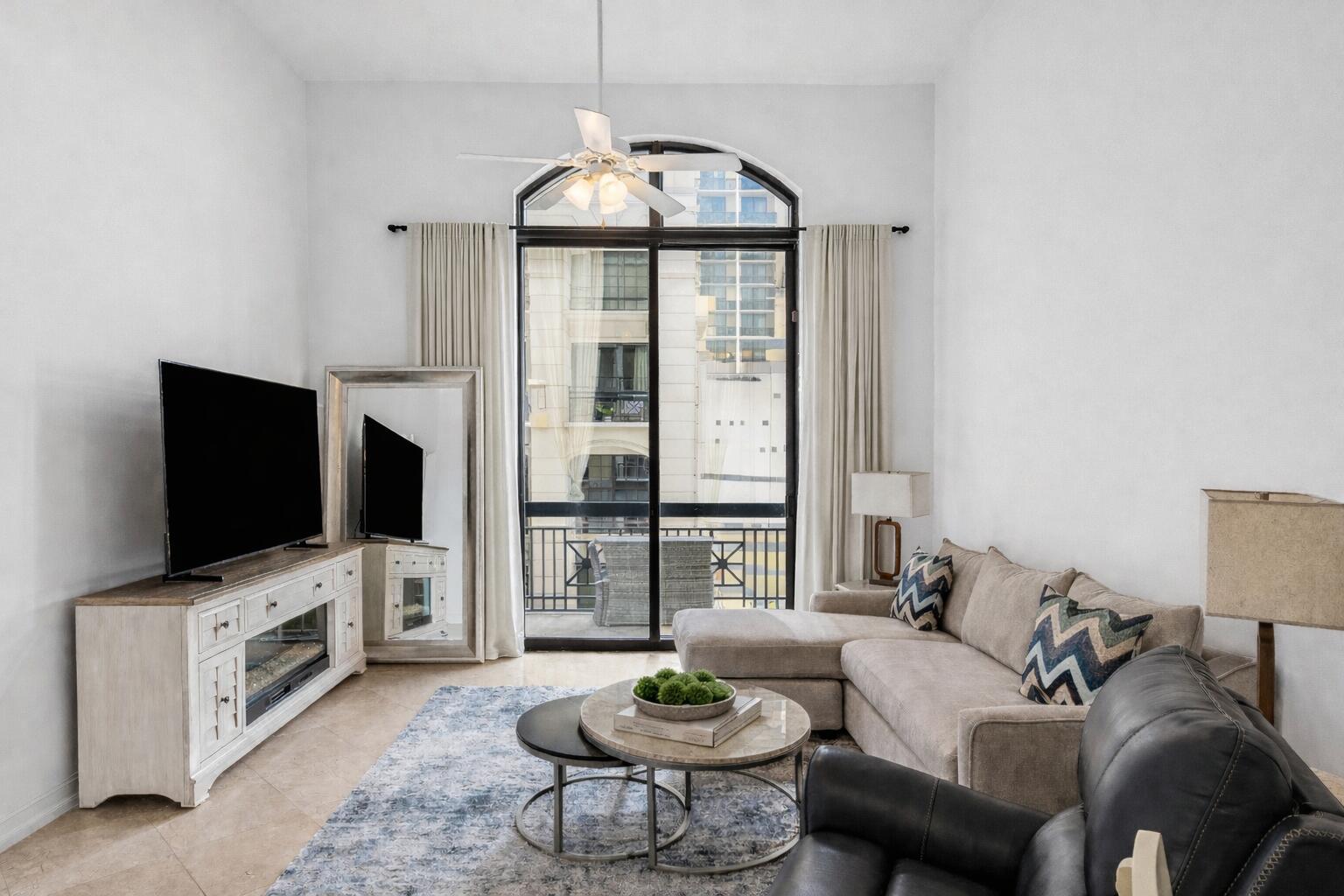 701 S Olive Avenue 305