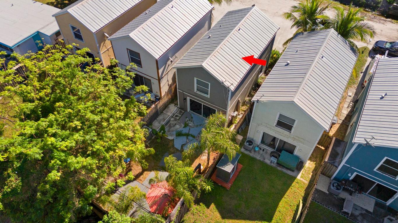 KENWOOD IN PB 3 PGS 44 & 45 - Residential