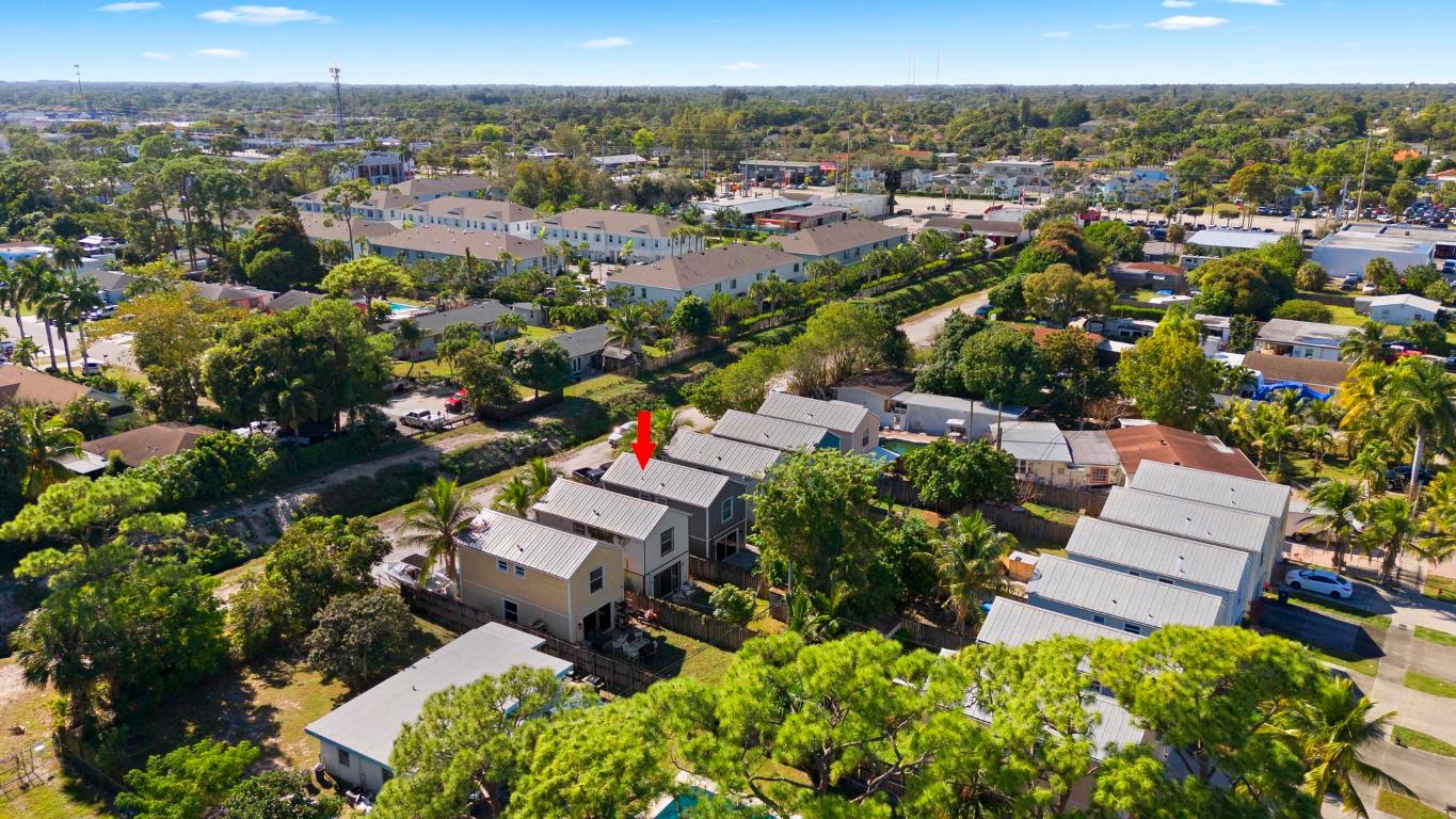 KENWOOD IN PB 3 PGS 44 & 45 - Residential