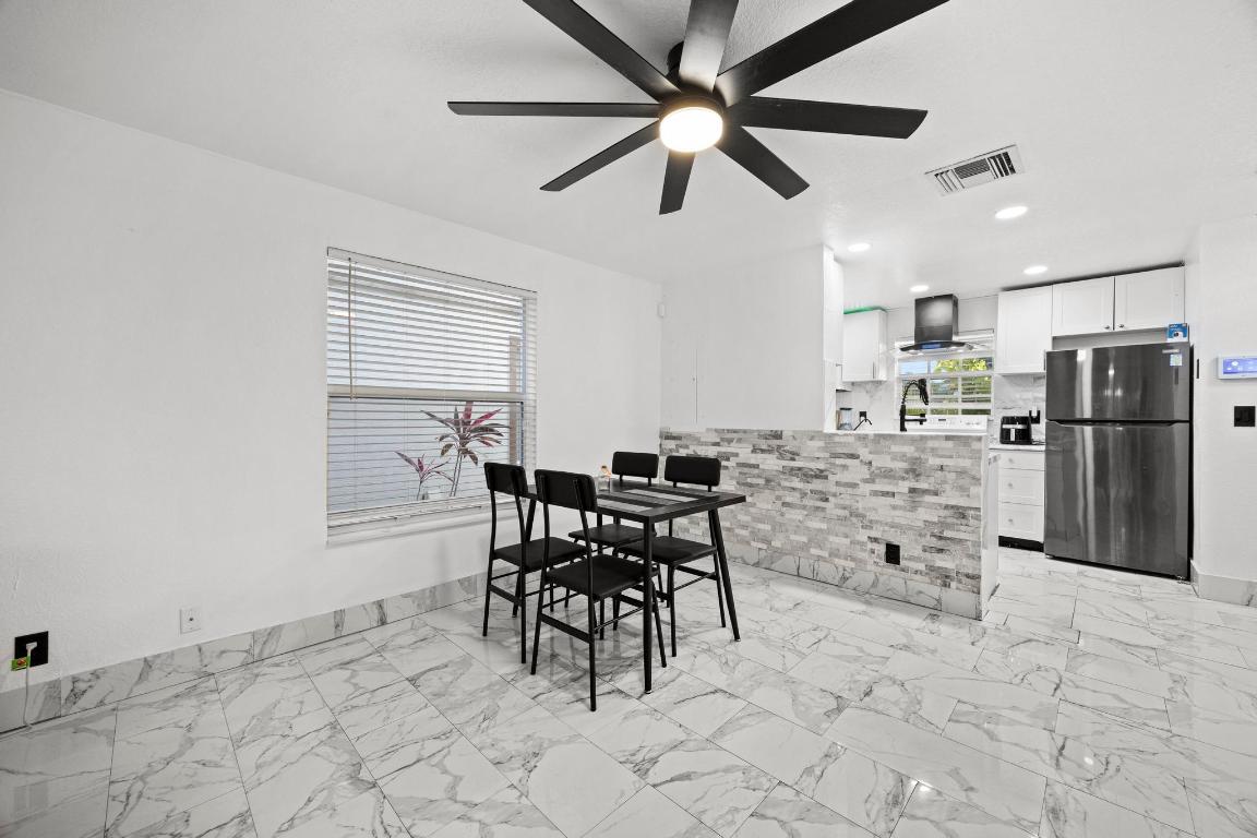 KENWOOD IN PB 3 PGS 44 & 45 - Residential