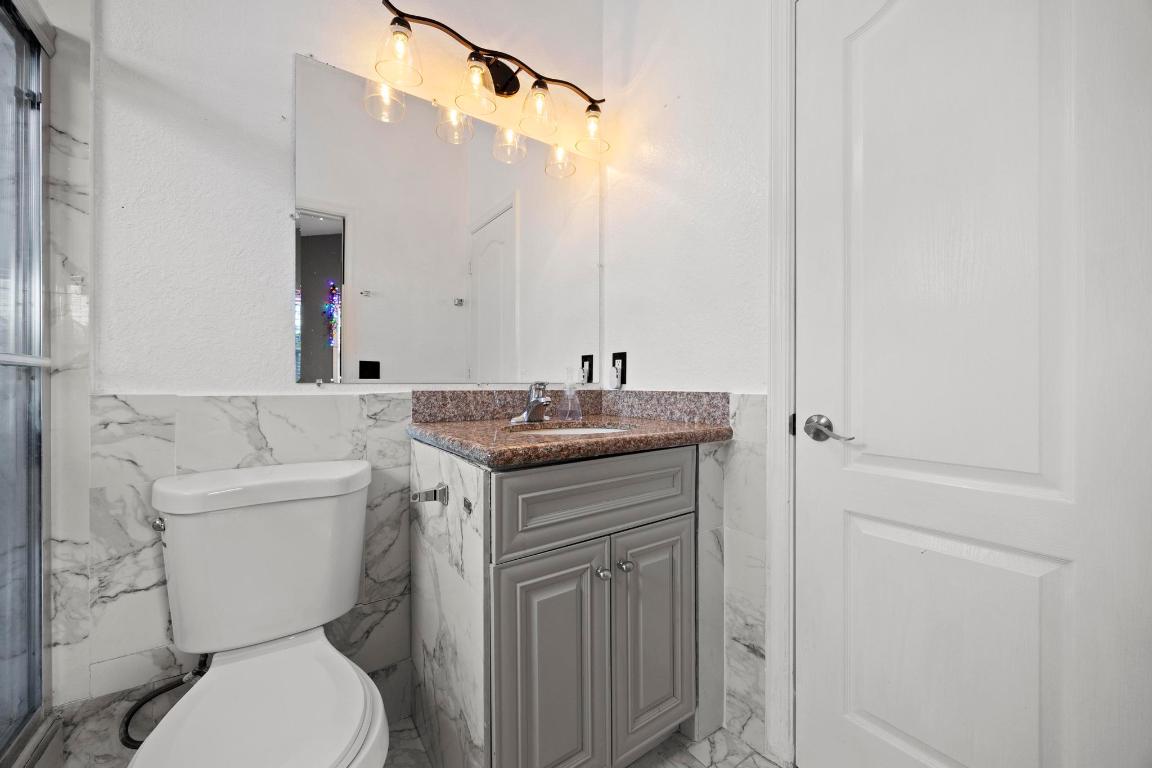 KENWOOD IN PB 3 PGS 44 & 45 - Residential