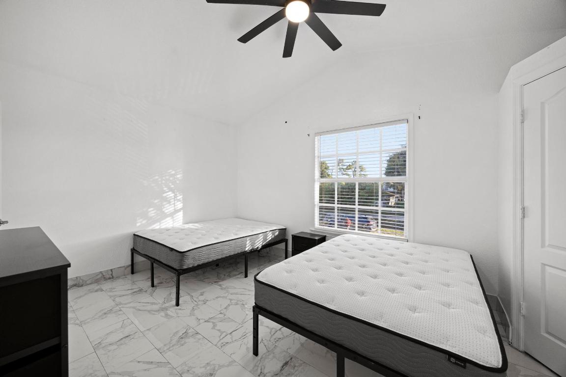 KENWOOD IN PB 3 PGS 44 & 45 - Residential