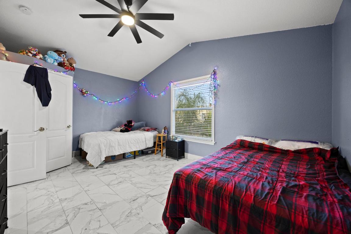 KENWOOD IN PB 3 PGS 44 & 45 - Residential