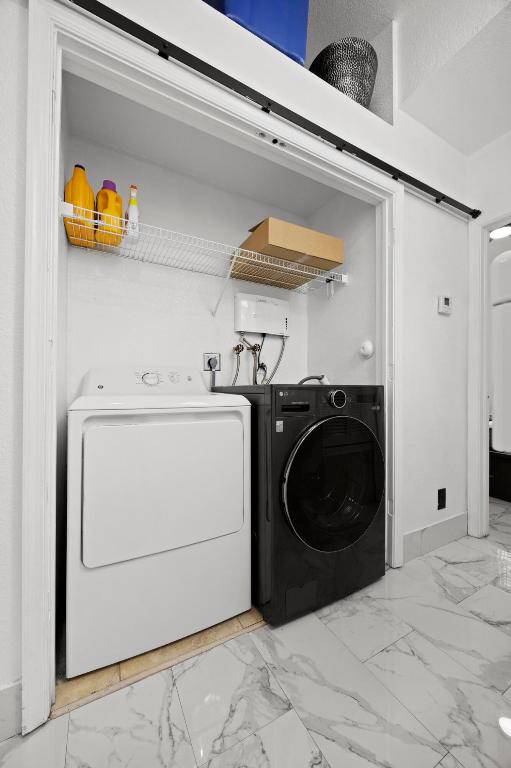 KENWOOD IN PB 3 PGS 44 & 45 - Residential