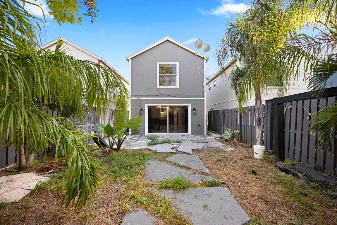 KENWOOD IN PB 3 PGS 44 & 45 - Residential